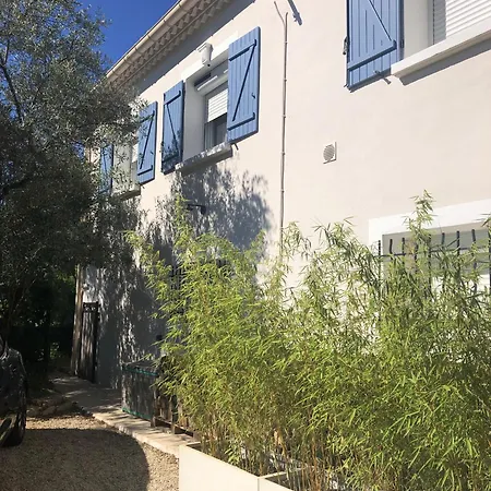 בית נופש Maison Familiale נים