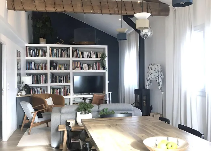 בית נופש Maison Familiale נים