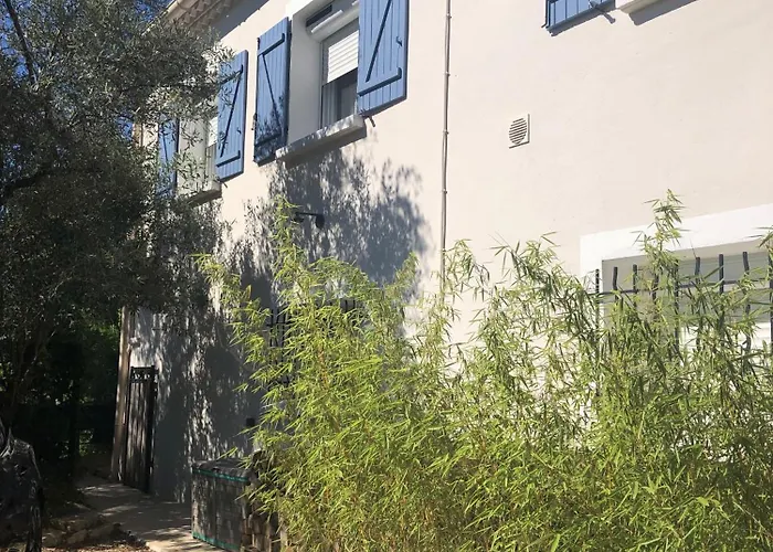 בית נופש Maison Familiale נים